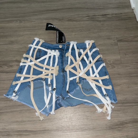 Shorts - Picture 2 of 3